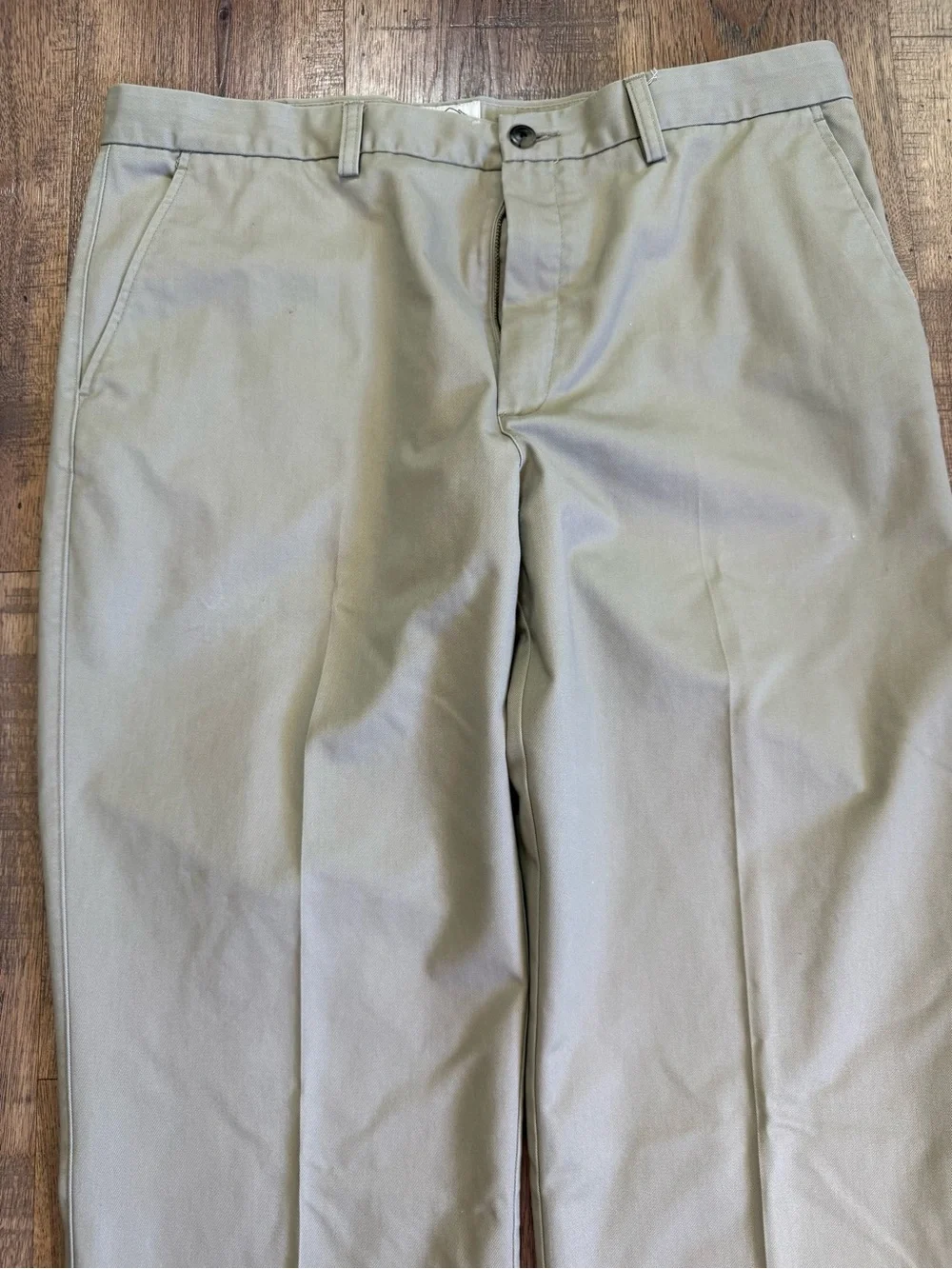 ST. JOHN’S BAY Worry Free Men's Beige Khakis Classic Fit Straight Twill 38